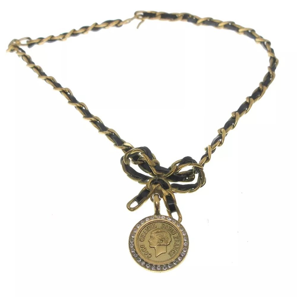 Chanel Bow Medallion Charm Rhinestone Pendant Necklace Gold Black 95P